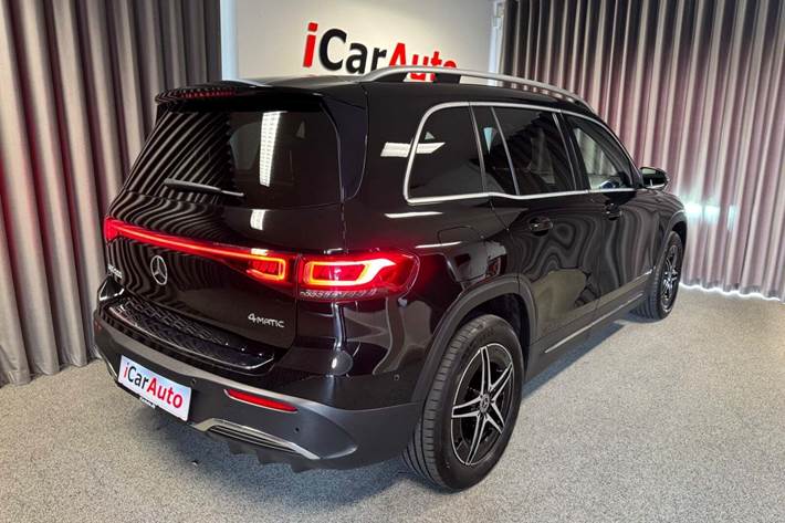 Sort Mercedes EQB300 fra 2023