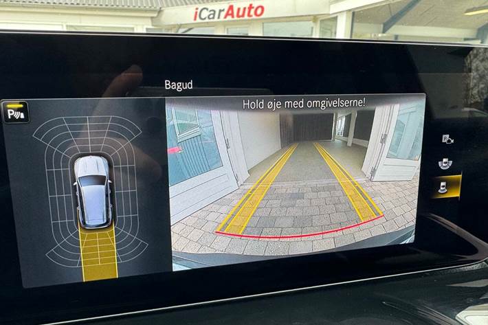 Sort Mercedes EQB300 fra 2023