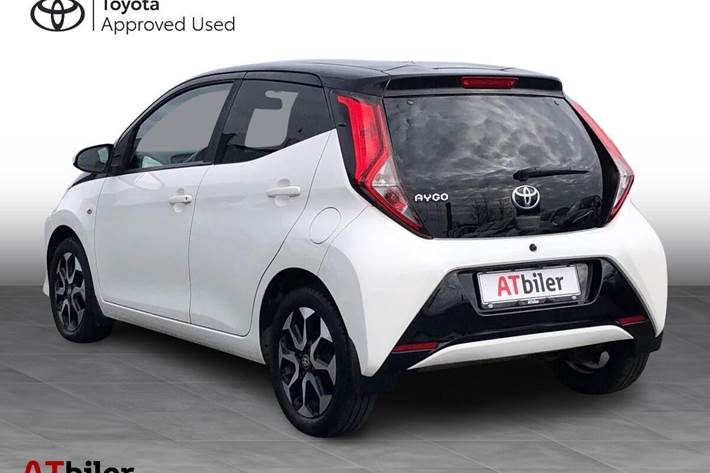 Hvid Toyota Aygo fra 2020