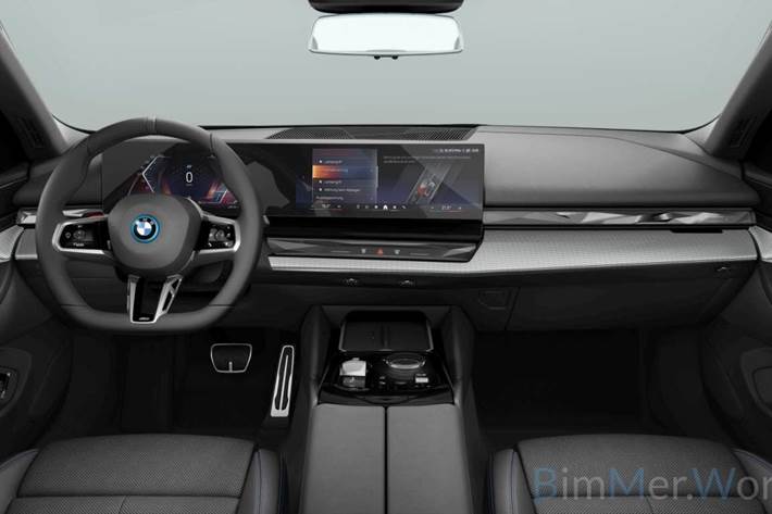 Grå BMW i5 fra 2025