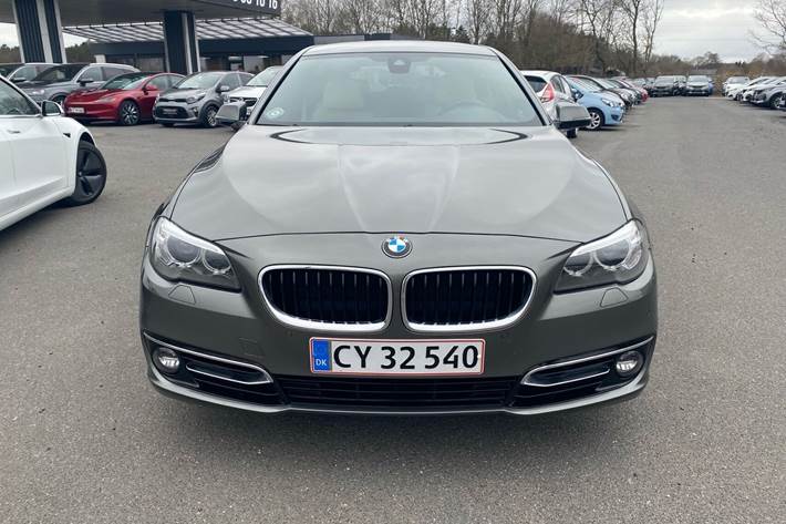 Grå BMW 530d fra 2013