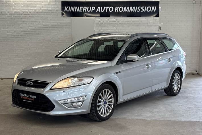 Sølv Ford Mondeo fra 2013