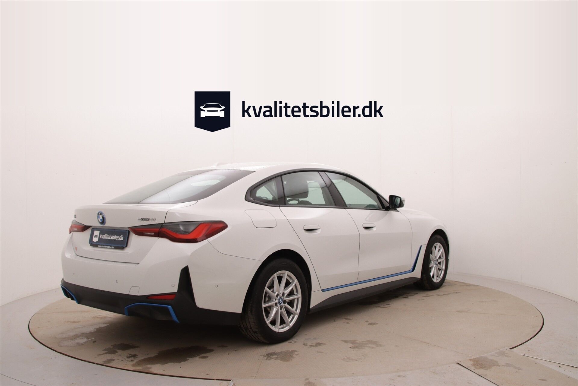 Hvid BMW i4 fra 2023