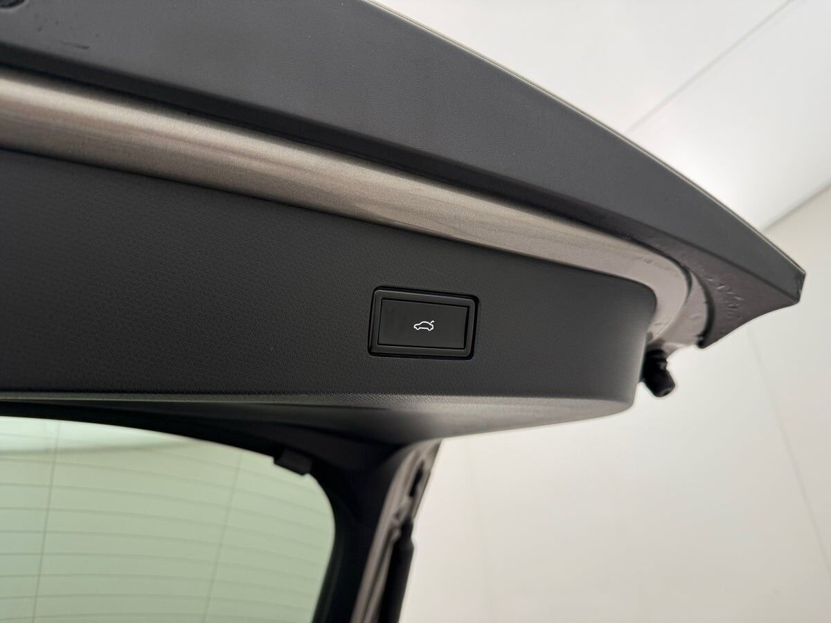 Grå Cupra Tavascan fra 2025