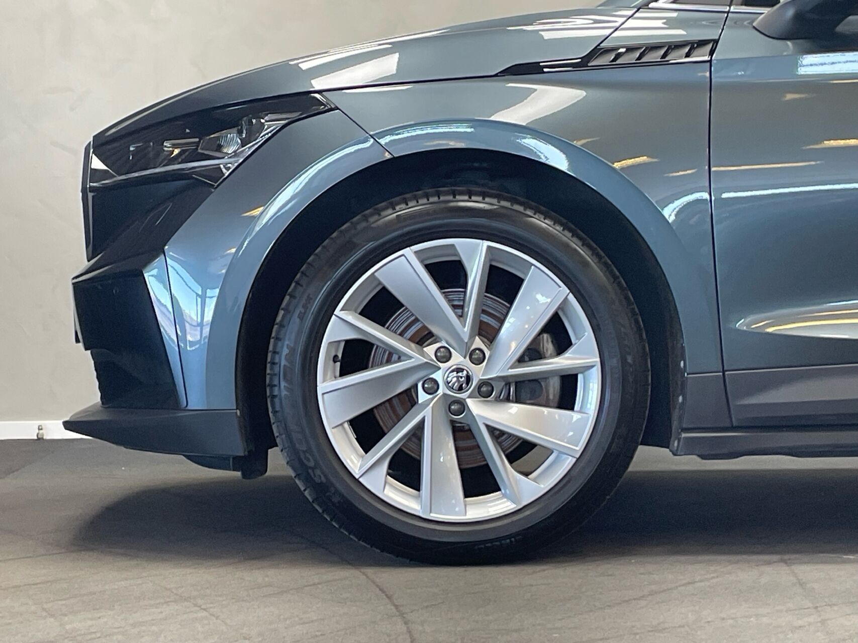 Skoda Enyaq 80 iV Selection Suite 204HK 5d Aut.