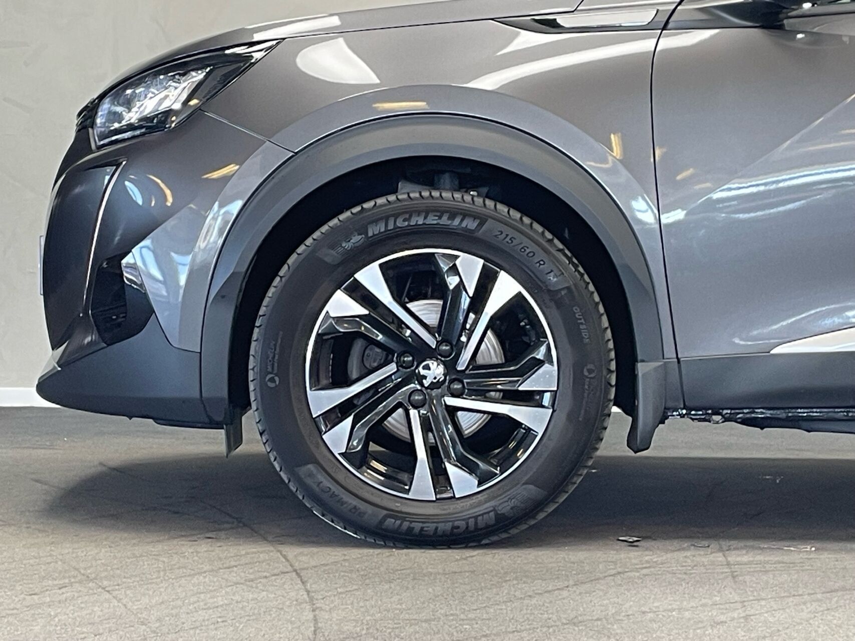 Peugeot 2008 1,2 PureTech Sportium 130HK 5d