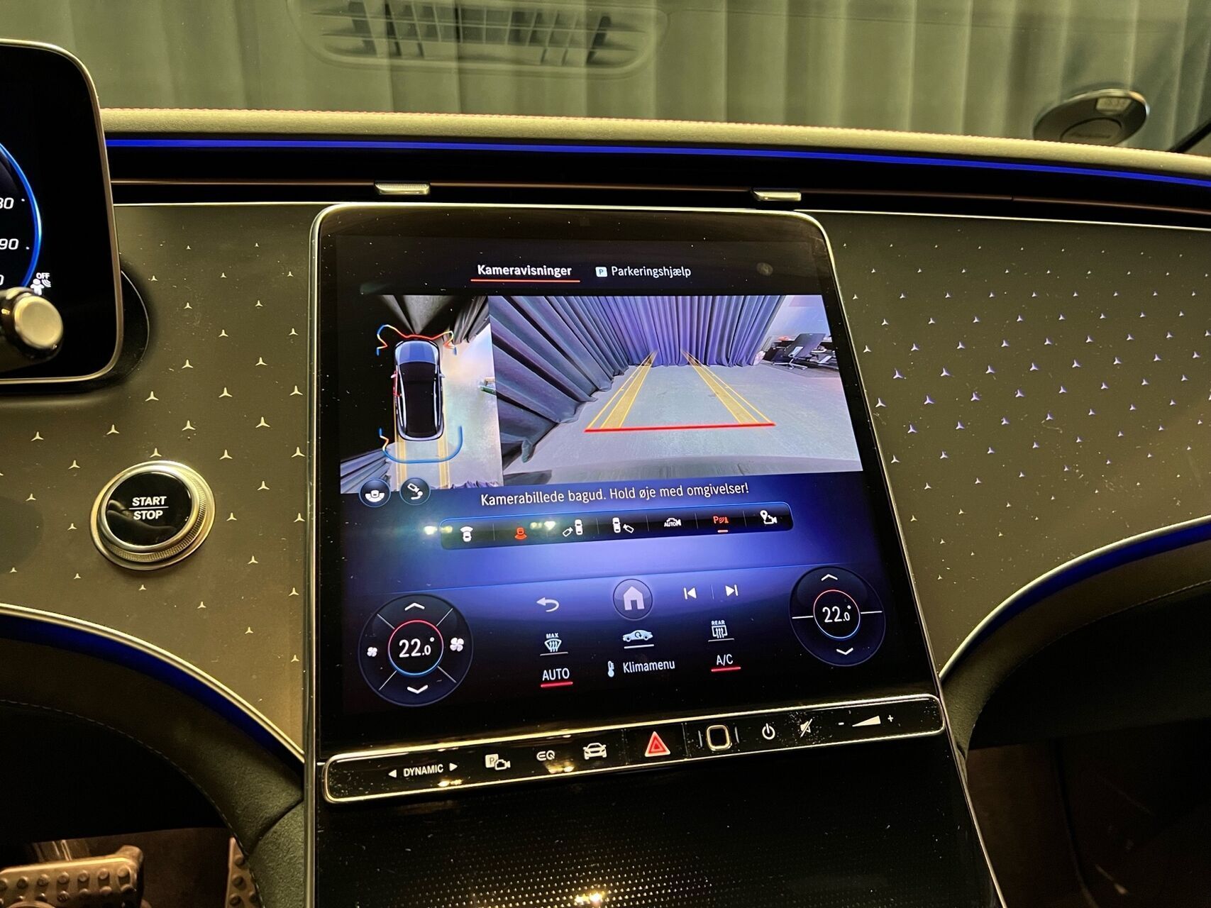 Grøn Mercedes EQE 350 fra 2024