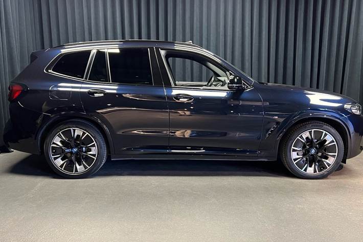Sort BMW iX3 fra 2022