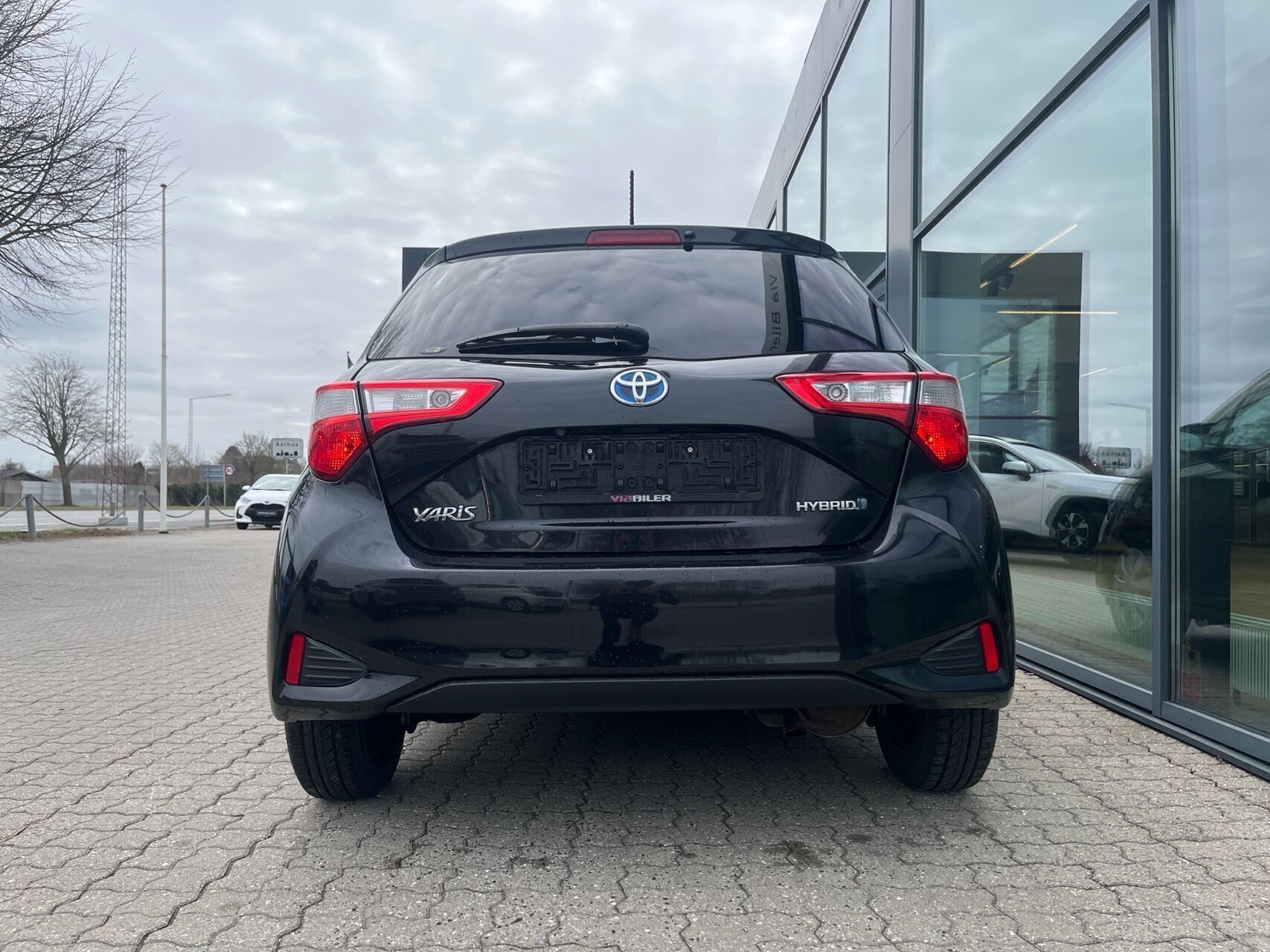 Sort Toyota Yaris fra 2018