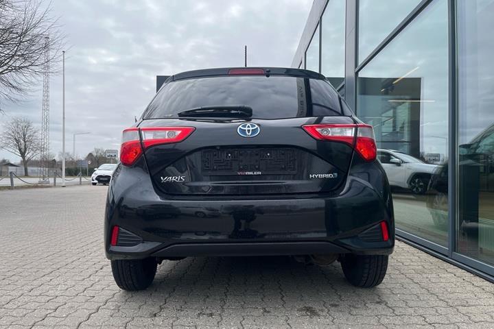 Sort Toyota Yaris fra 2018