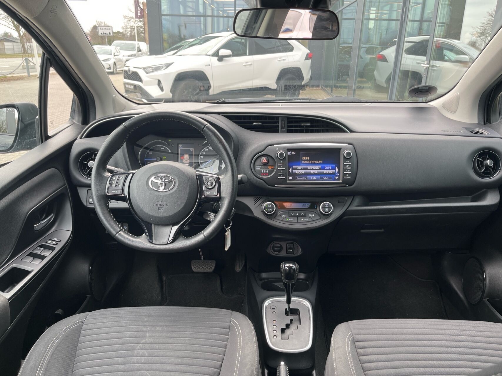 Toyota Yaris 1,5 Hybrid H2 Premium E-CVT 100HK 5d Trinl. Gear