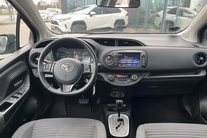 Sort Toyota Yaris fra 2018