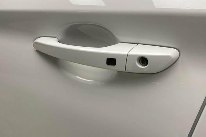 Hvid Hyundai Kona fra 2023