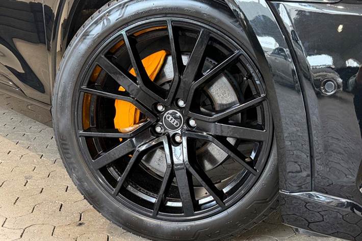 Sort Audi e-tron fra 2023