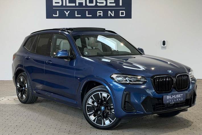 Blå BMW iX3 fra 2022
