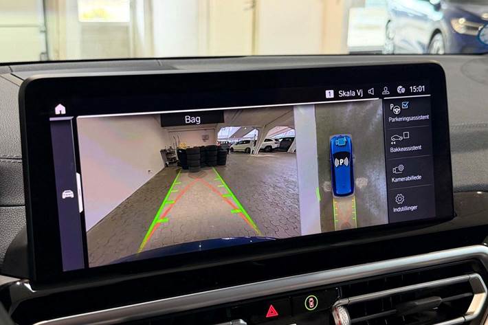 Blå BMW iX3 fra 2022