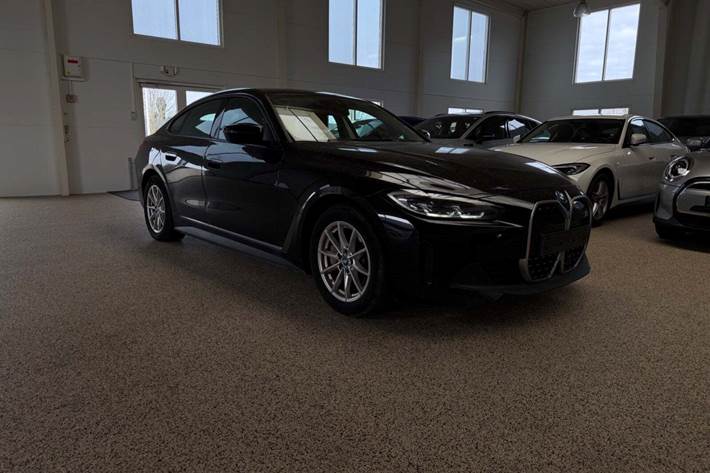 Sort BMW i4 fra 2022