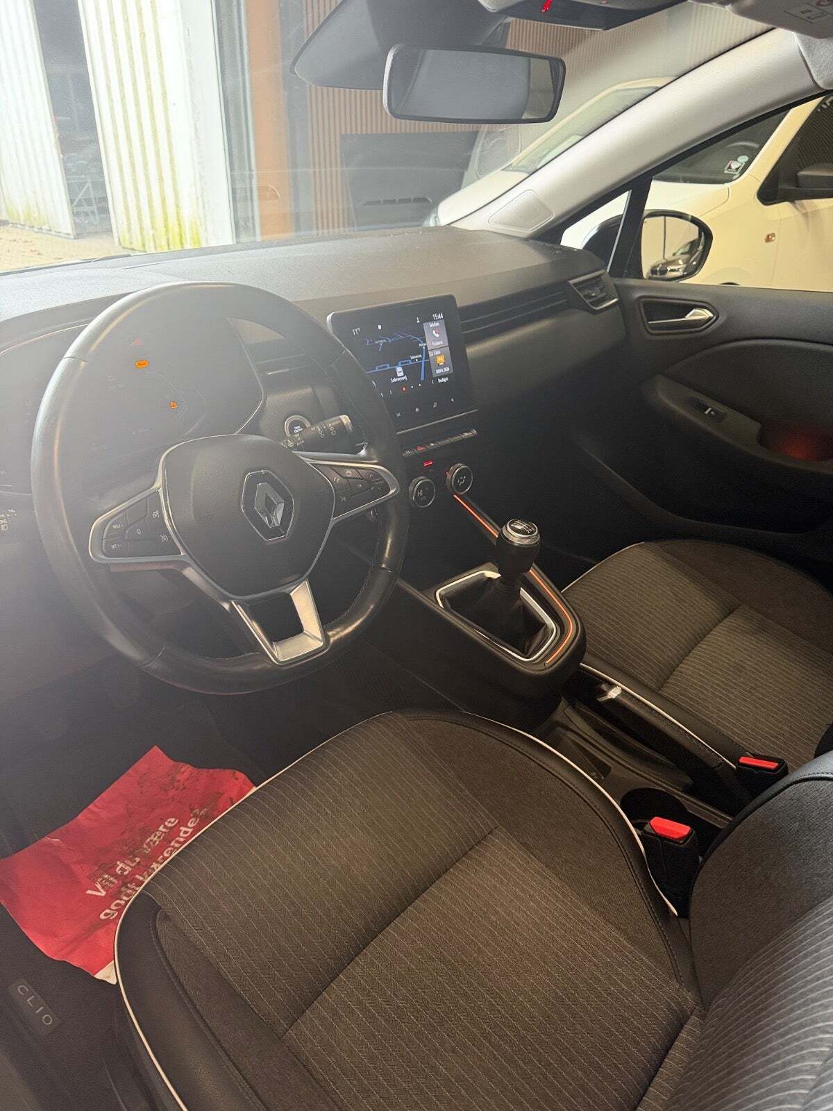Sort Renault Clio V fra 2020