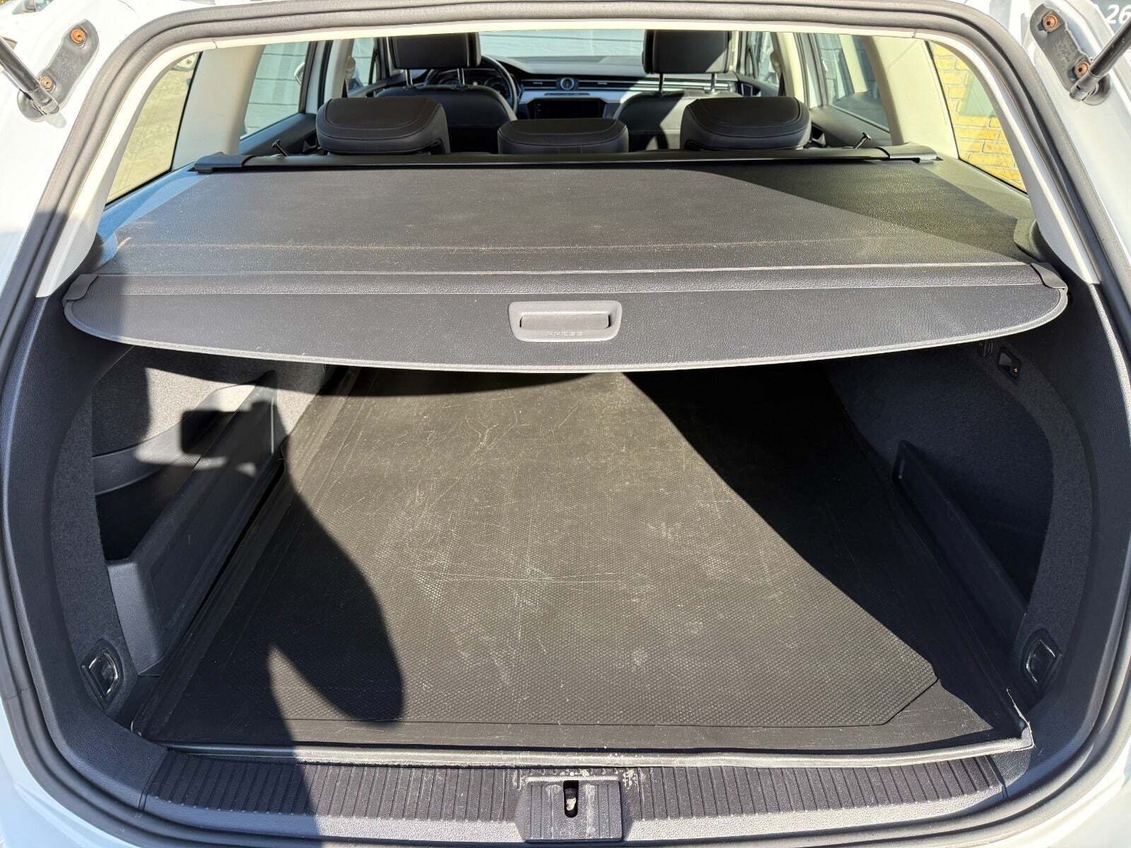 Hvid VW Passat fra 2018