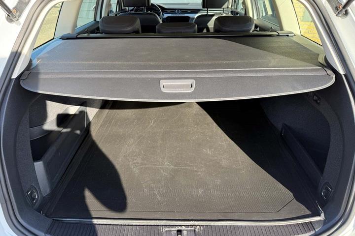 Hvid VW Passat fra 2018