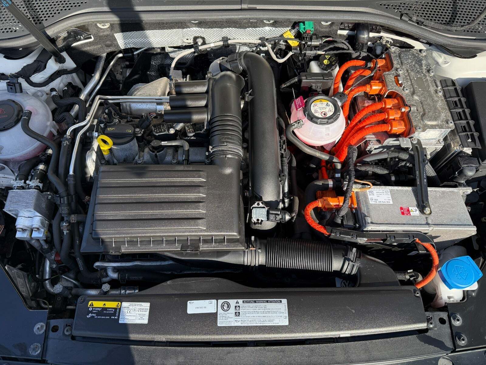 Hvid VW Passat fra 2018
