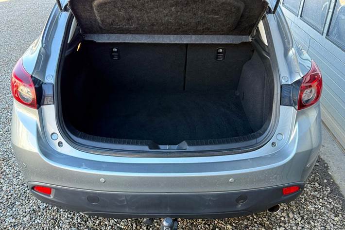 Sølv Mazda 3 fra 2013