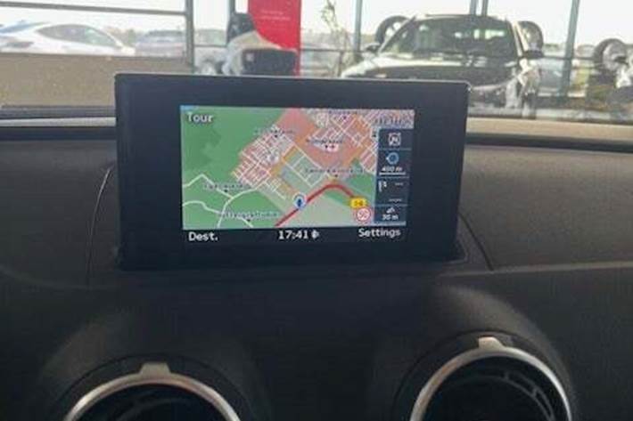 Grå Audi A3 fra 2015