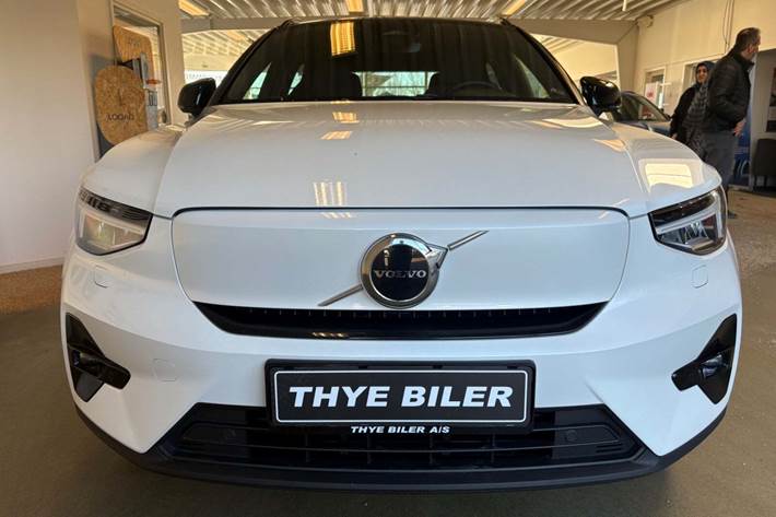 Hvid Volvo XC40 fra 2023