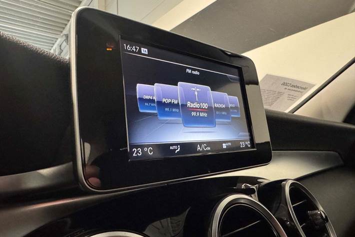 Grå Mercedes C200 fra 2016