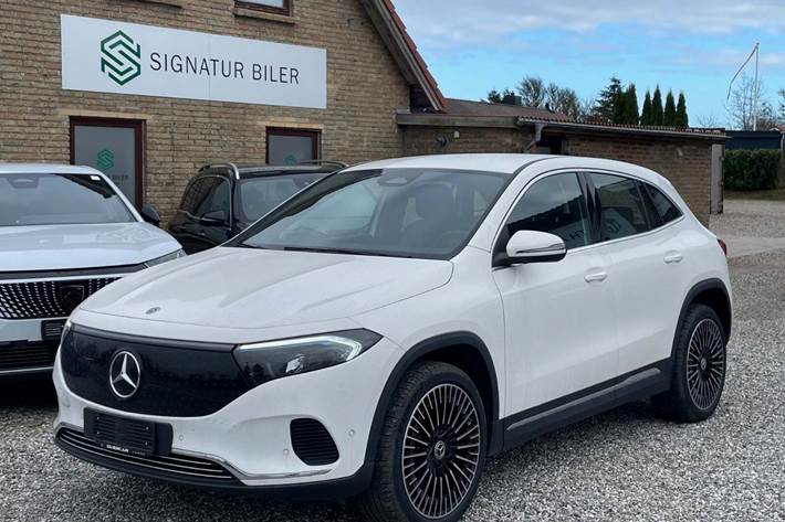 Hvid Mercedes EQA250+ fra 2024 set udefra
