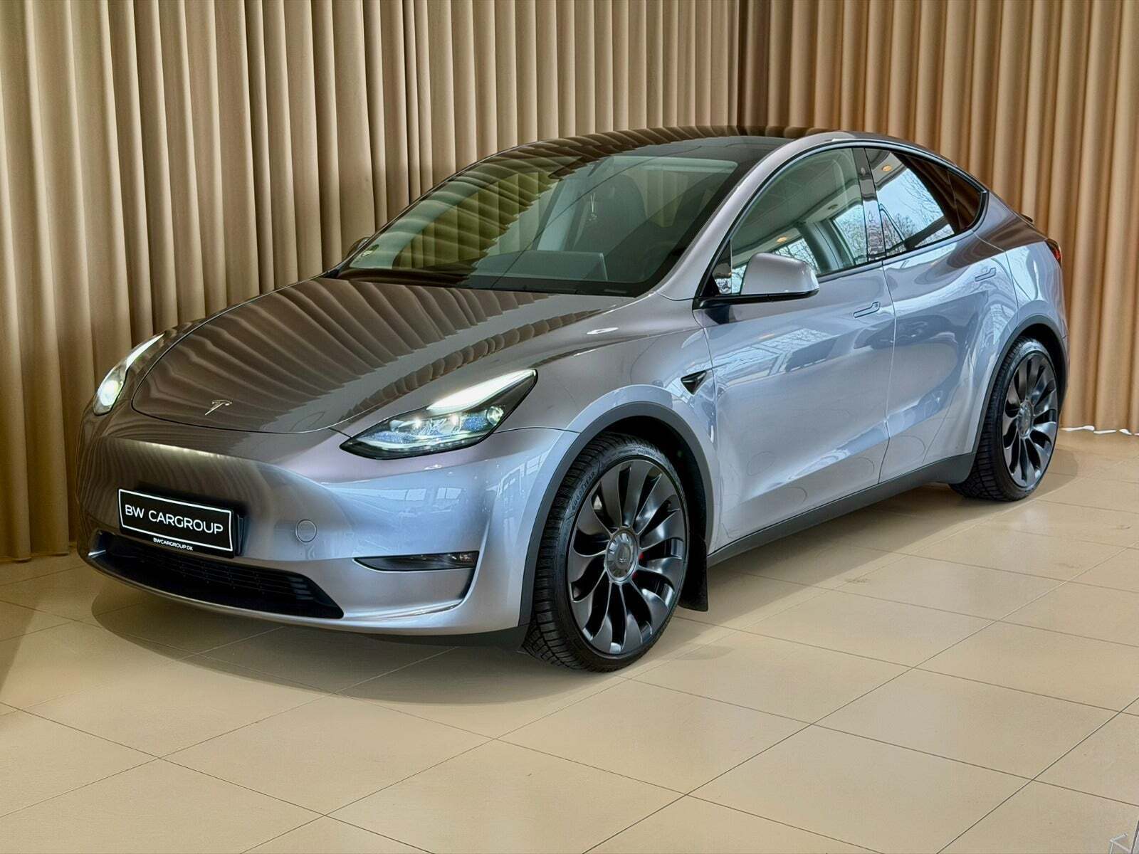Tesla Model Y Performance AWD