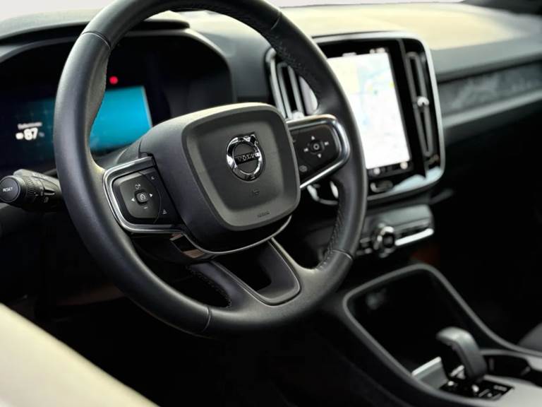 Volvo EX40 Extended Range Core