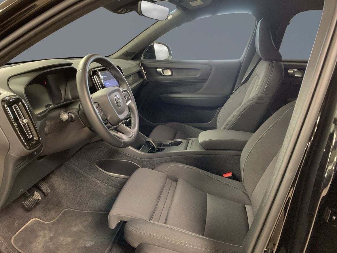 Volvo EX40 Extended Range Black Edition