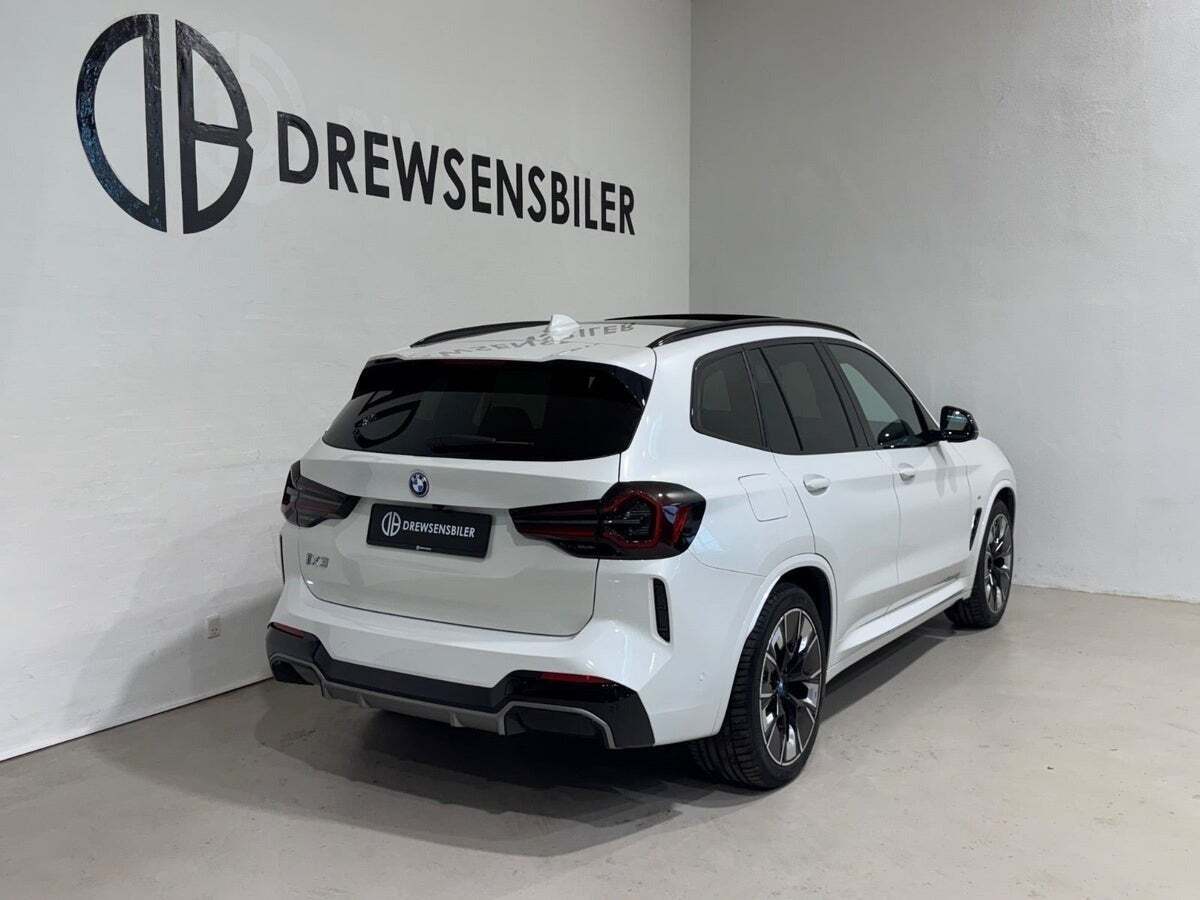 BMW iX3 Charged Plus M-Sport