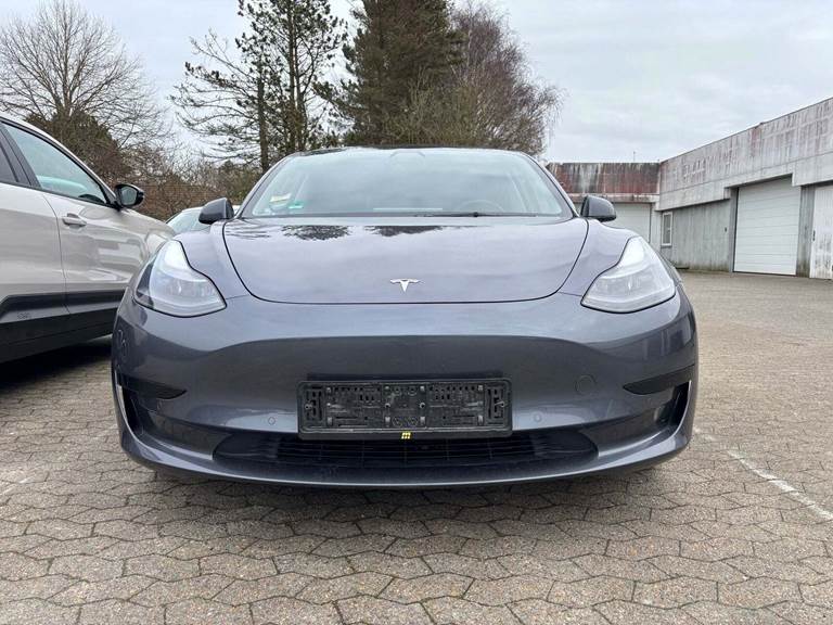 Tesla Model 3 Standard Range+ RWD