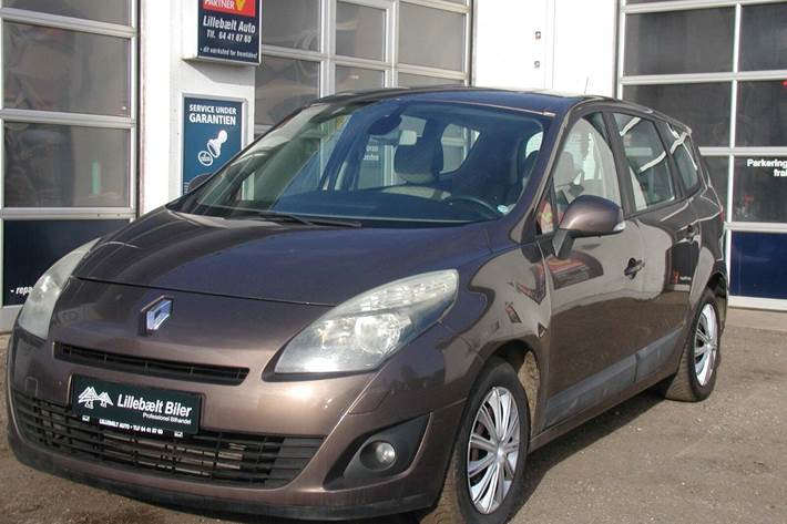 Brun Renault Grand Scenic III fra 2010