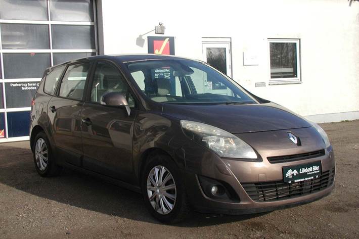 Brun Renault Grand Scenic III fra 2010