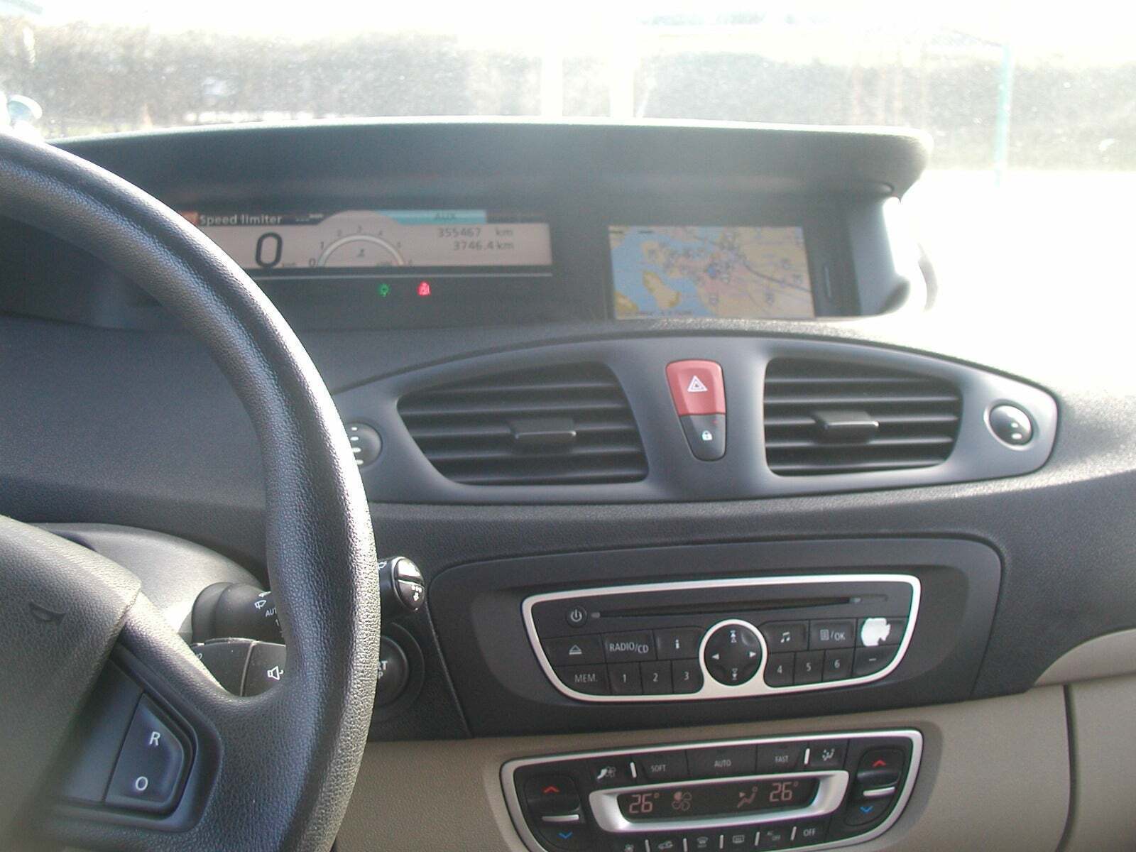 Brun Renault Grand Scenic III fra 2010