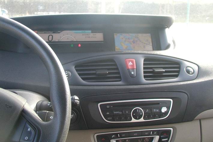 Brun Renault Grand Scenic III fra 2010