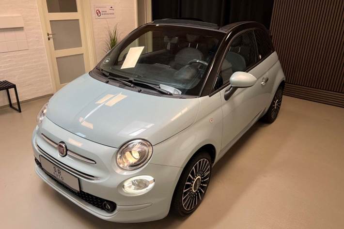 Blå Fiat 500C fra 2020