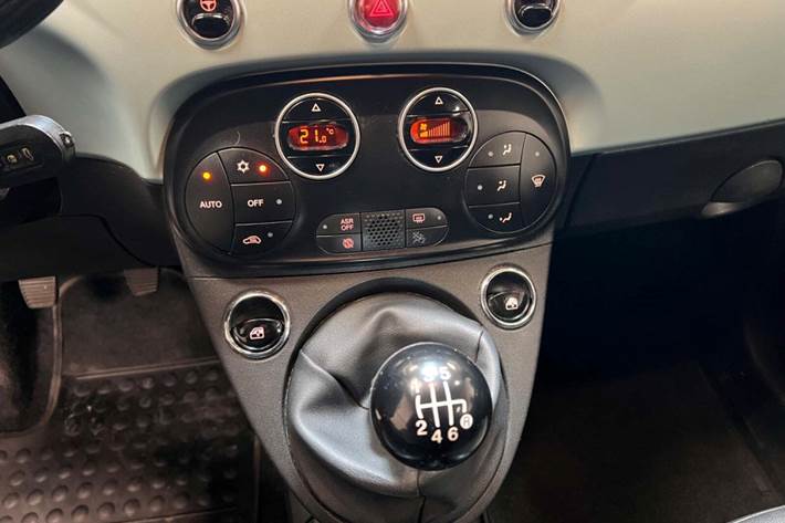 Blå Fiat 500C fra 2020