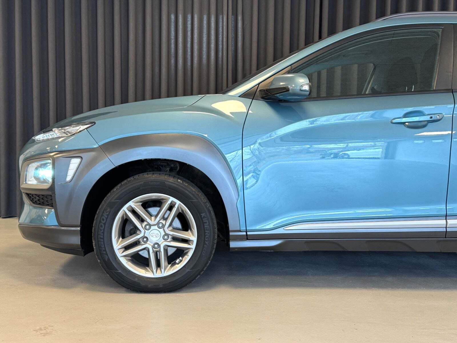 Blå Hyundai Kona fra 2019