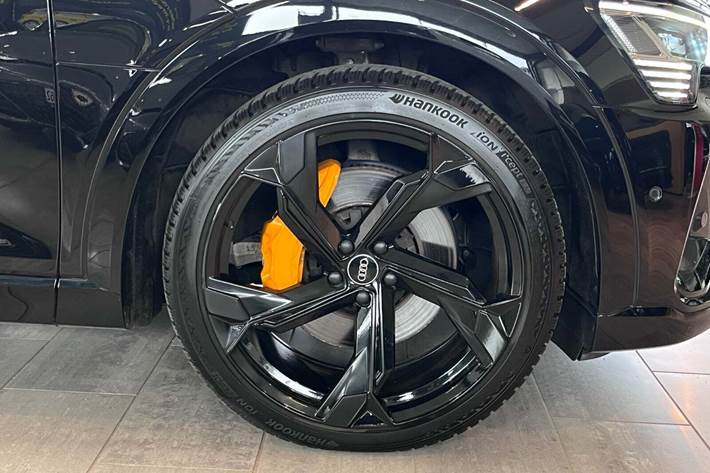 Sort Audi e-tron fra 2022