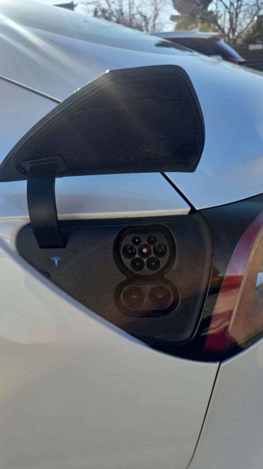 Hvid Tesla Model 3 fra 2019
