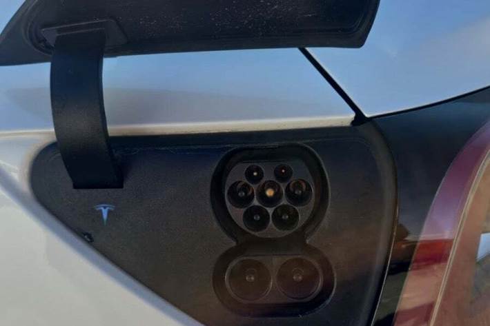 Hvid Tesla Model 3 fra 2019