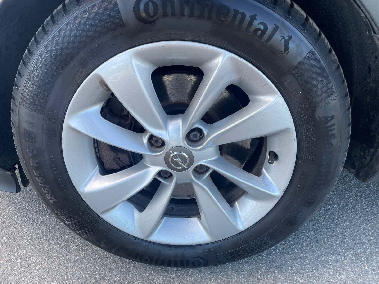 Grå Opel Corsa fra 2017