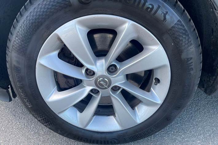 Grå Opel Corsa fra 2017