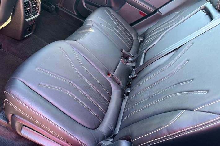 Sort Ford Kuga fra 2020