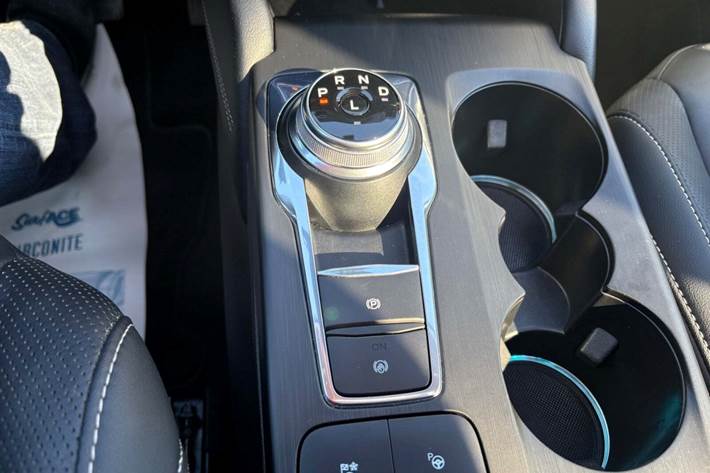 Sort Ford Kuga fra 2020