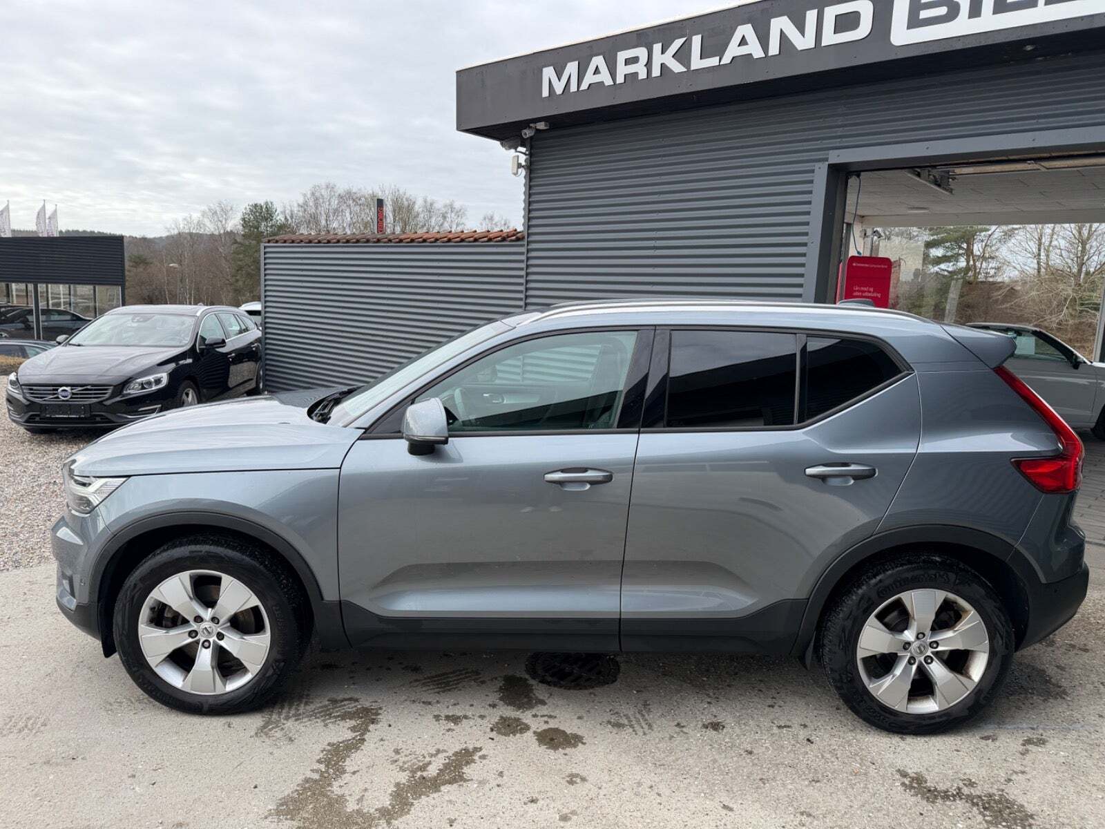 Grå Volvo XC40 fra 2018